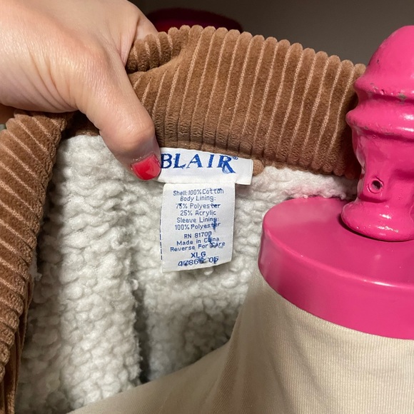 SOLD The most AMAZING vintage corduroy coat - Picture 2 of 3